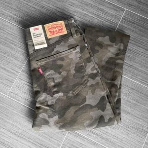 LEVIS 311 Shaping Skinny Camouflage Jeans